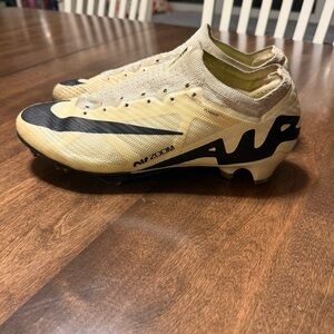 Nike Zoom Mercurial Vapor 15 Elite FG mad ready pack soccer cleats.